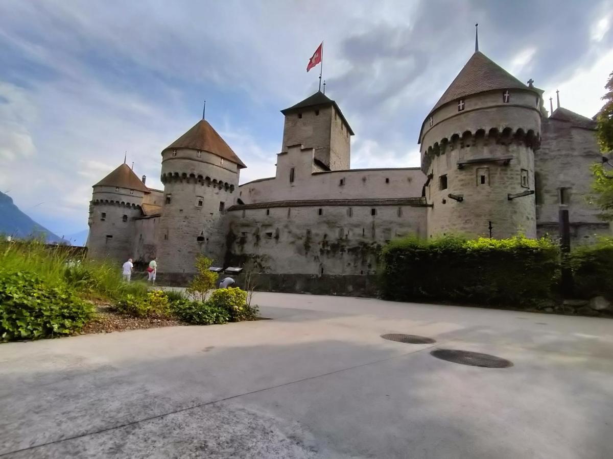 Castle View Aparthotel Veytaux Exteriör bild